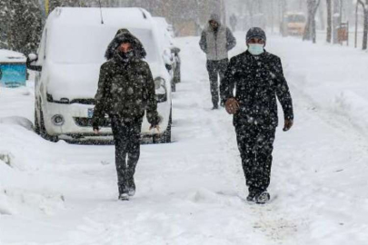 Beklenen kar kapımızı çalıyor! Türkiye'de bugün hava nasıl olacak?