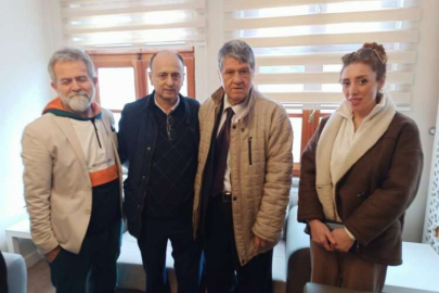 Edirne Gazeteciler Derneği'nde Derya Sarılarlı'ya güven