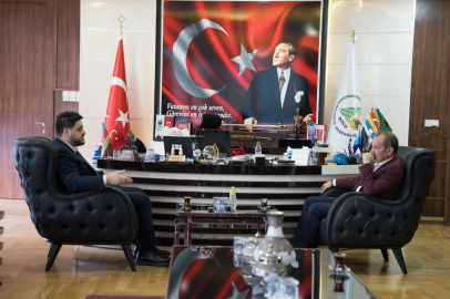 - Herkesin eşit olduğu yerde eşitlik isteyen, eşitlik değil imtiyaz istiyordur.