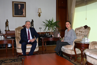 ANNE MINGUZZI'DEN MANSUR YAVAŞ’A ZİYARET