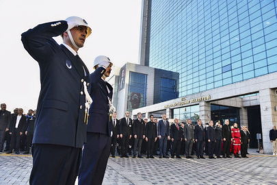 ANKARA’DA DA HAYAT BİR DAKİKALIĞINA DURDU