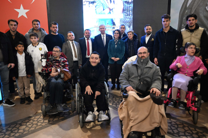 MANSUR YAVAŞ YERELDE ERİŞİLEBİLİRLİK PANELİNE KATILDI