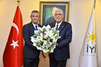 İYİ Parti Genel Başkanı Sayın Müsavat Dervişoğlu, CHP Genel Başkanı Sayın Özür Özel’le bir araya geldi.