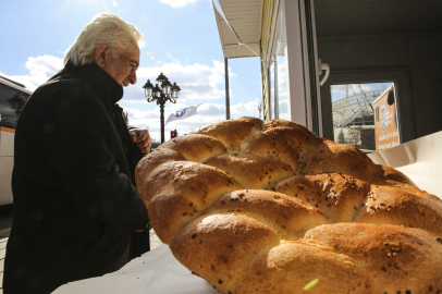 HALK EKMEK MOBİL EKMEK FIRINI İLE YERİNDE SICAK PİDE ÜRETİMİ   