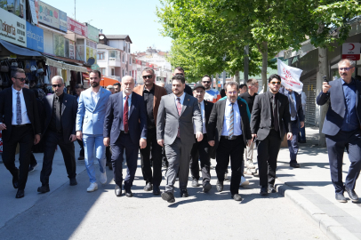 - Mevcut anayasanın özgürlükleri kısıtlayan tarafı nedir?