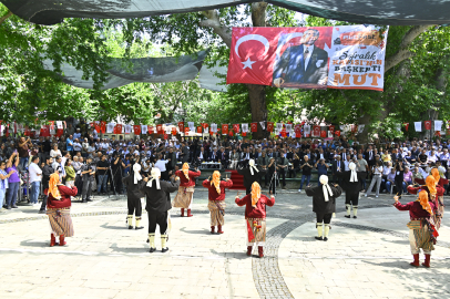 İYİ Parti Genel Başkanı Dervişoğlu, Mut Belediyesi'nin düzenlediği festivale katılmak için gittiği Mersin'de konuştu.