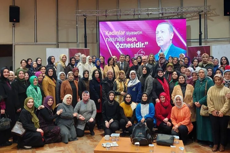 AK Parti'nin 'Siyaset Akademisi Kadın' programı Bursa'da sürüyor