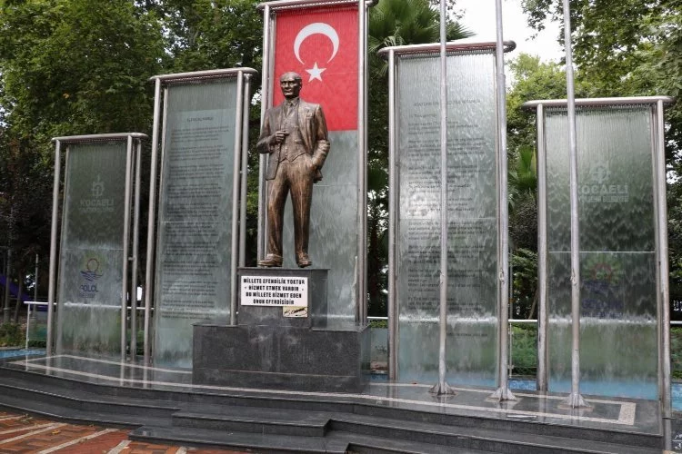 Değirmendere'de Atatürk heykelinin bakımı tamamlandı