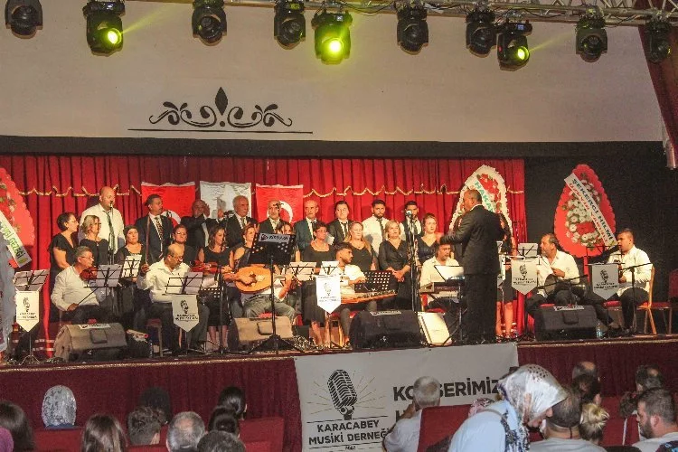 Bursa Karacabey'de 14 Eylül Kurtuluş Korosundan müzik ziyafeti