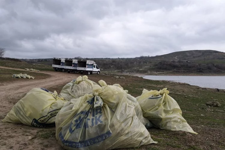 İstanbul barajlarını temizliyor