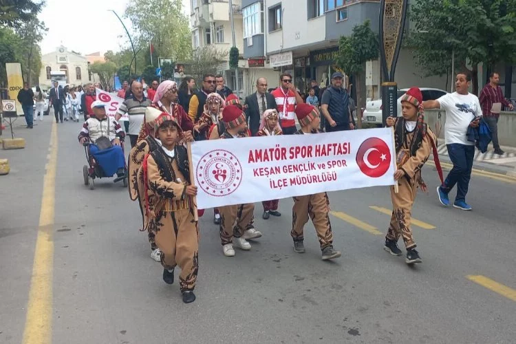 Keşan'da Amatör Spor Haftası'na kortejli yürüyüş