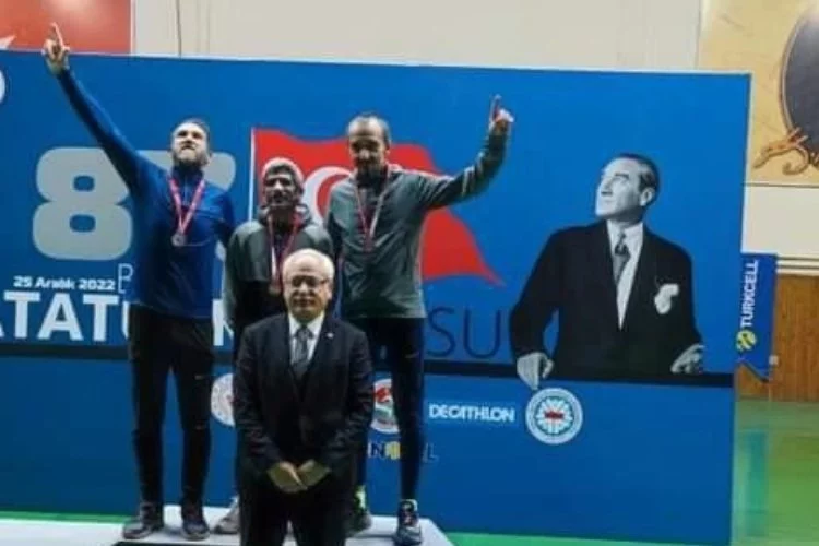Manisalı atlet Büyük Atatürk Koşusu'nda yine zirvede