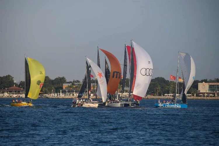 Olympos Regatta için start verildi... 26 tekne İstanbul'dan Mudanya'ya yelken açtı