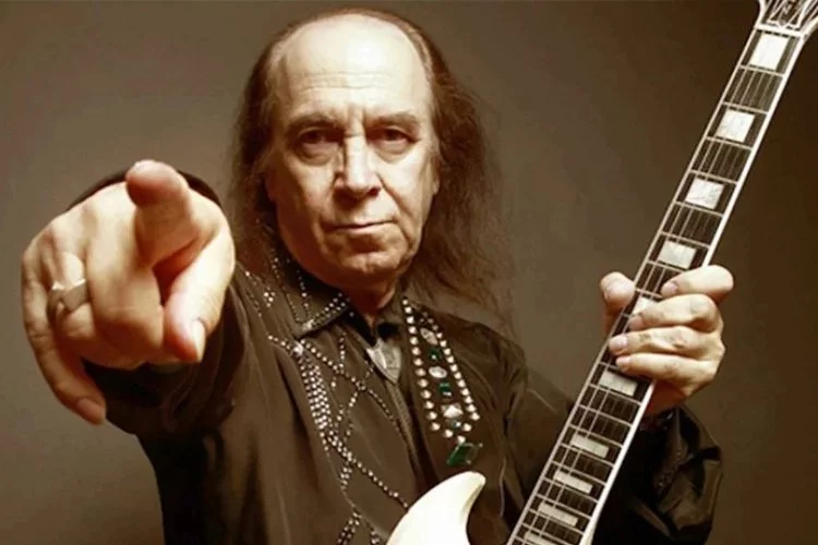 Türk Rock Müziği babasını kaybetti! Erkin Koray 82 yaşında vefat etti